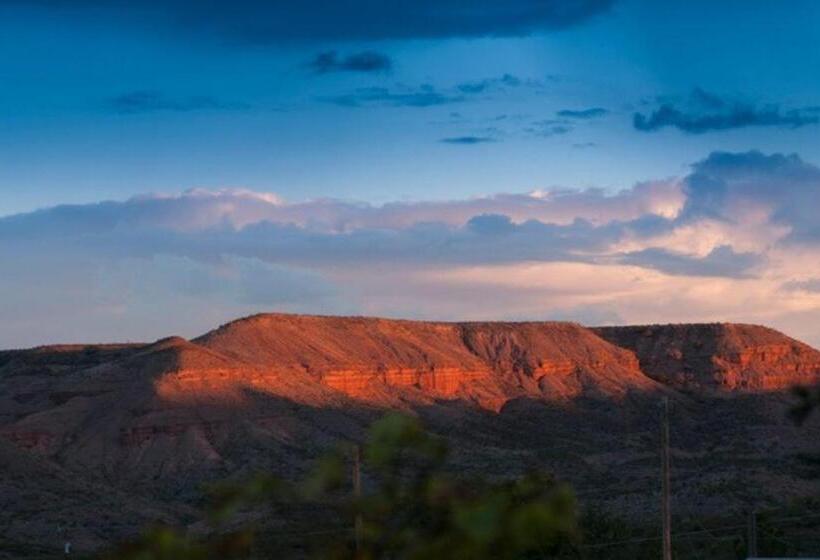 بنسيون Casita At St Francis Hatch Nm
