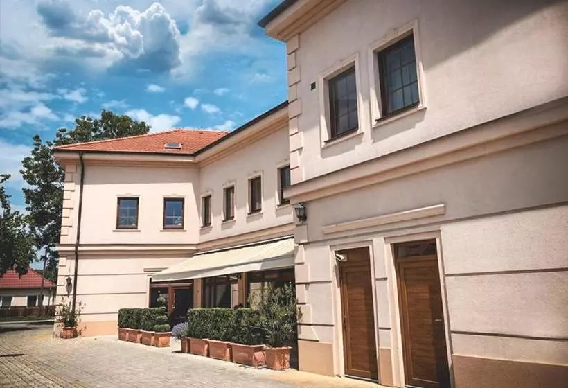 Majatalo Restaurant Pansion Wien