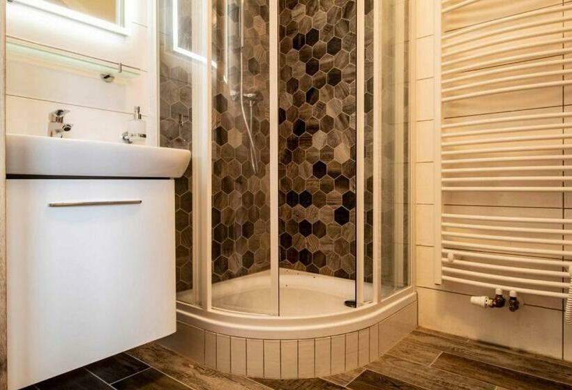 Residence Tvrz Skočice