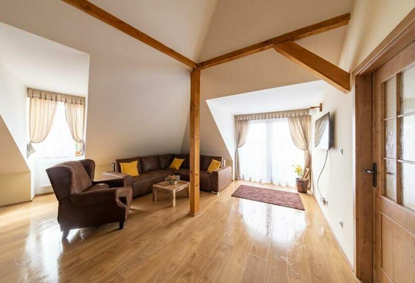 Residence Tvrz Skočice