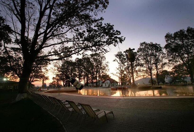 منتجع Iváncsó Birtok термальні води косино