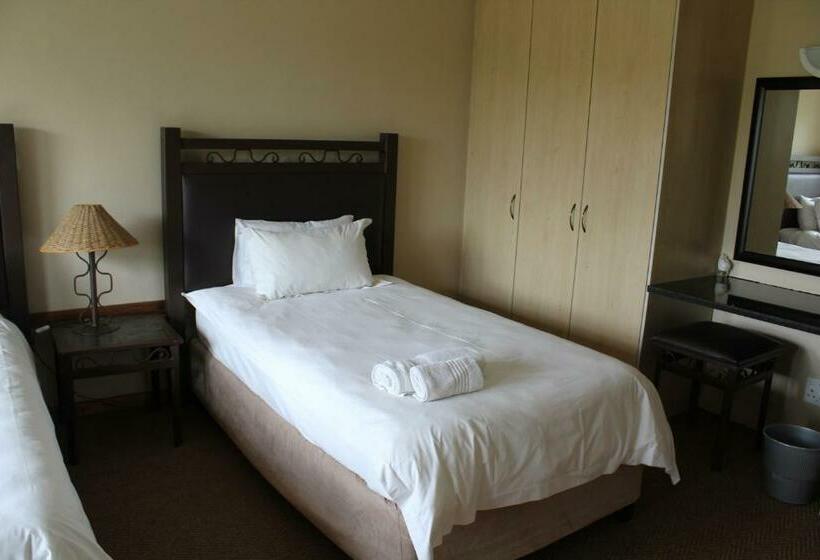 Resort Monateng Safari Lodge