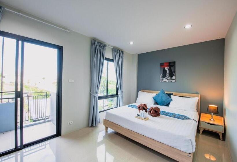 The Living Hotel Samutprakan