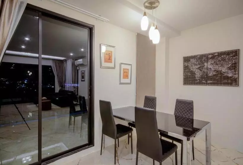 The Living Hotel Samutprakan