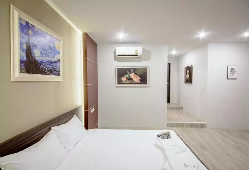 The Living Hotel Samutprakan