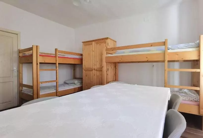 Retkeilymaja Kinderuni Bekokten