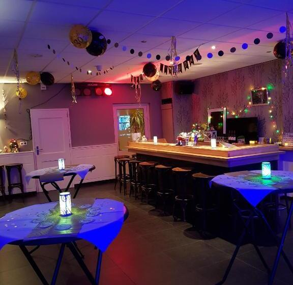 酒店 Cafe Knoors Meeks Stein Urmond