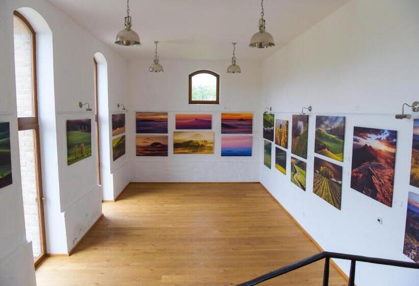 ホテル Dvůr Perlová Voda