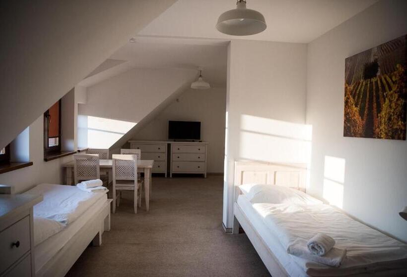 ホテル Dvůr Perlová Voda