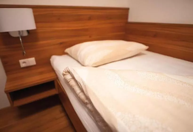 ホテル Mauernböck