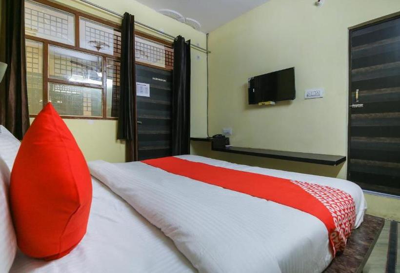 בית מלון כפרי Oyo 65136 Meerut Inn