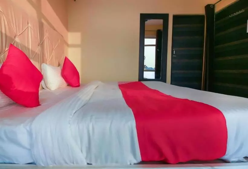 ホテル Oyo 65136 Meerut Inn