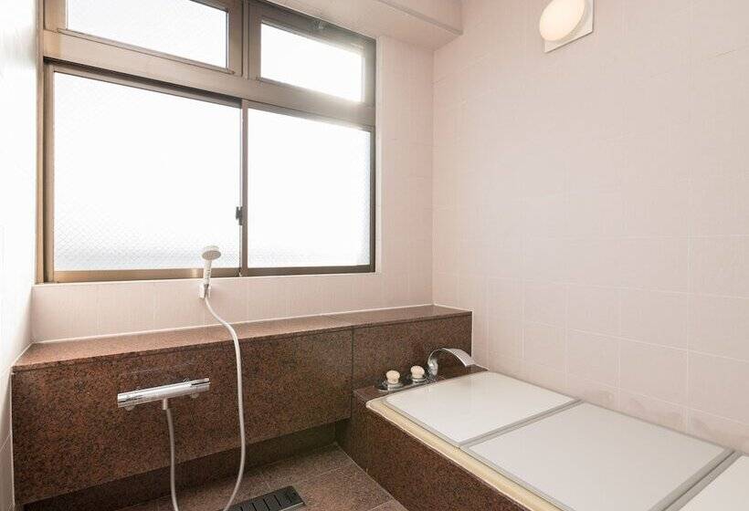 בית מלון כפרי Oyo Business  Koyo