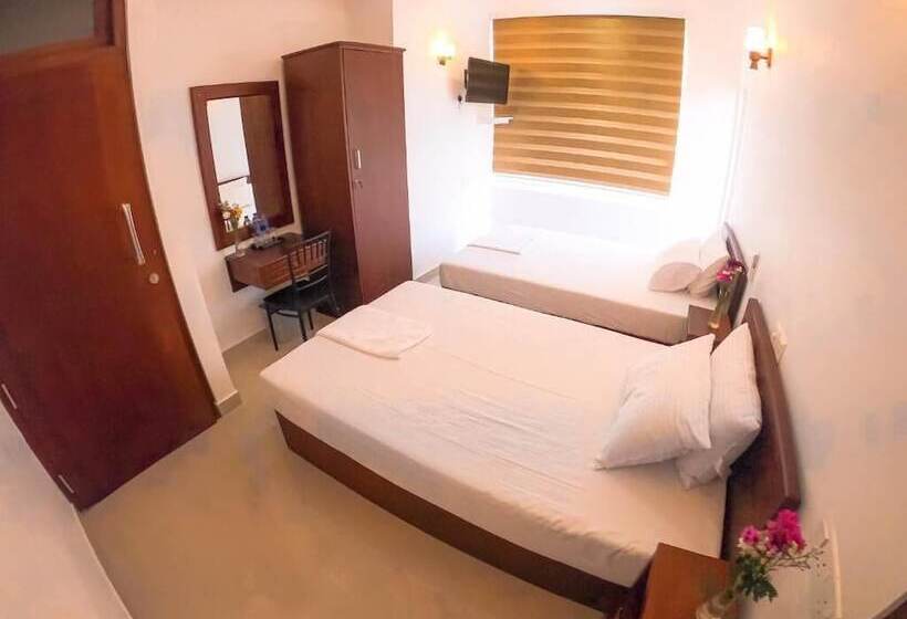 ホテル The Den 23