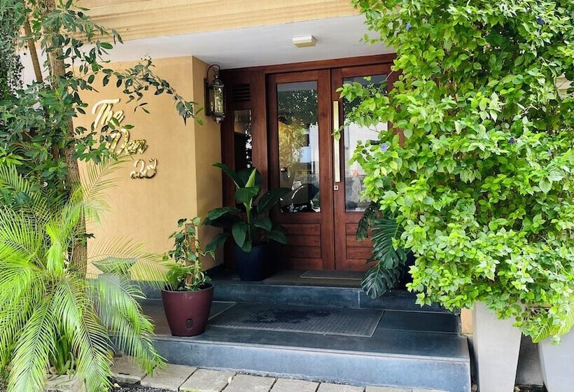 ホテル The Den 23