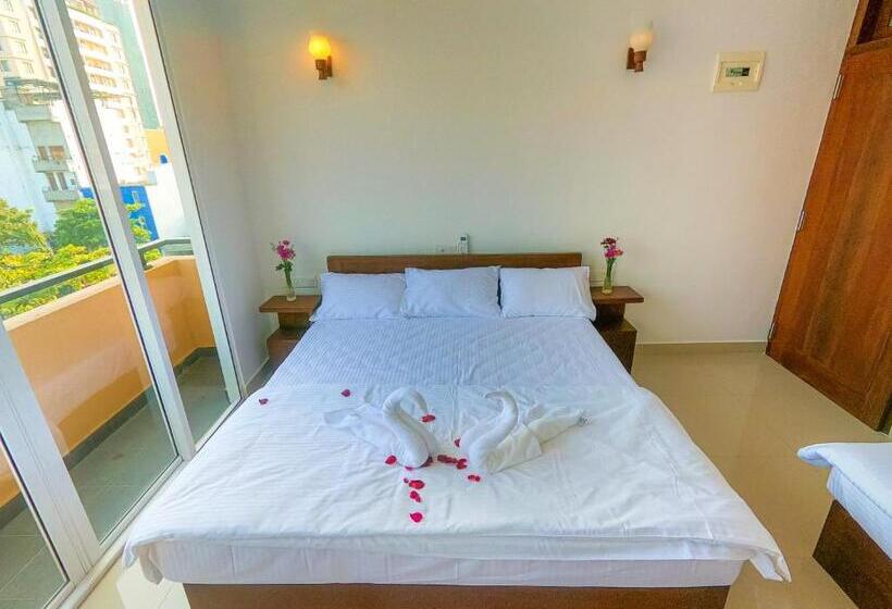 ホテル The Den 23