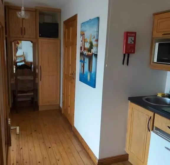 Motelli Keane S Bar & Restaurant