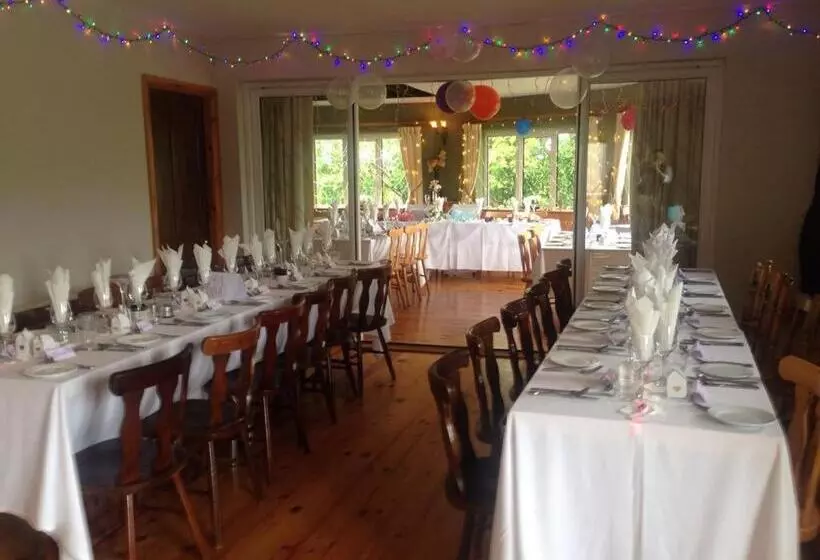 Motelli Keane S Bar & Restaurant