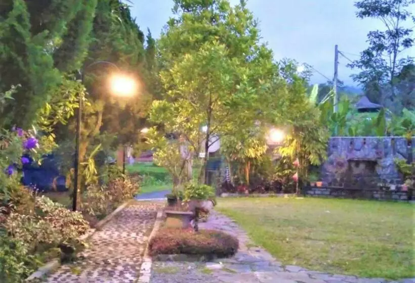 Pension Menggala Cottage Baturaden
