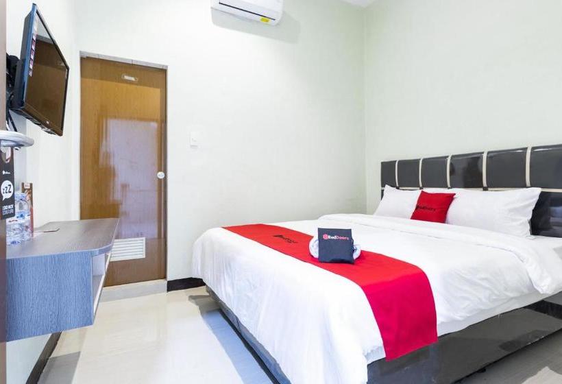 بنسيون Reddoorz Near Medan Amplas