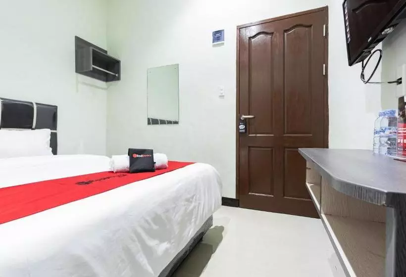 ペンション Reddoorz Near Medan Amplas