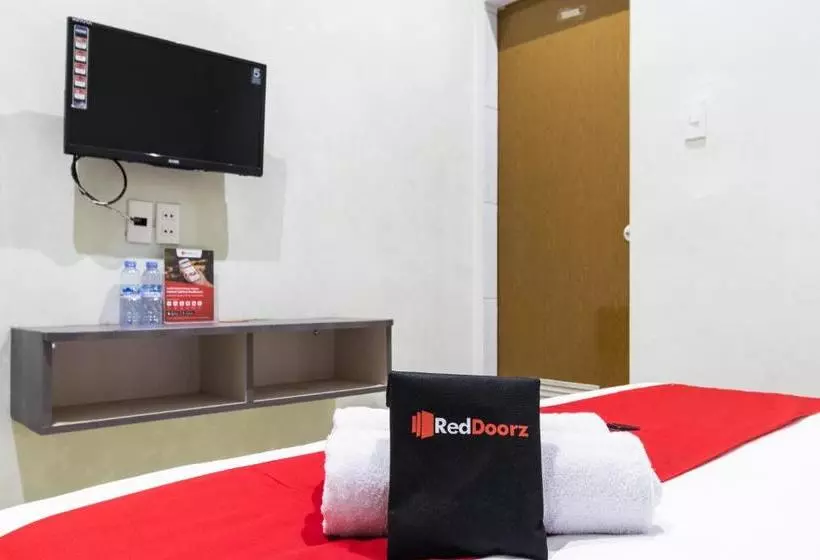 ペンション Reddoorz Near Medan Amplas