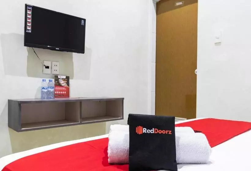 ペンション Reddoorz Near Medan Amplas