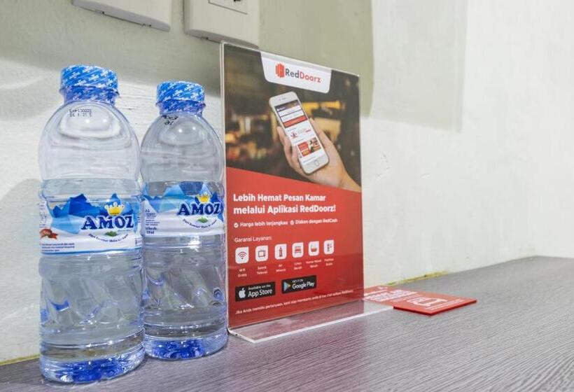 بنسيون Reddoorz Near Medan Amplas