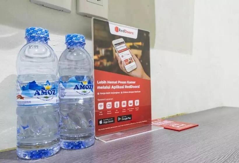 ペンション Reddoorz Near Medan Amplas