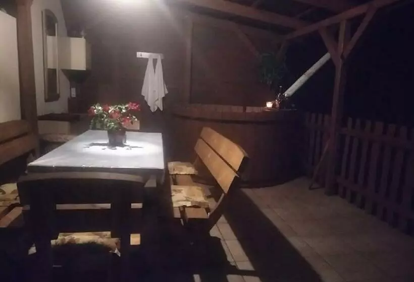ペンション Szivárvány Vendégház