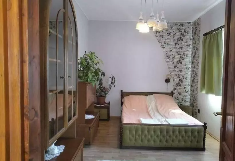ペンション Szivárvány Vendégház
