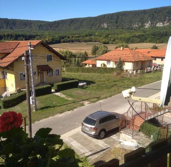 펜션 Szivárvány Vendégház