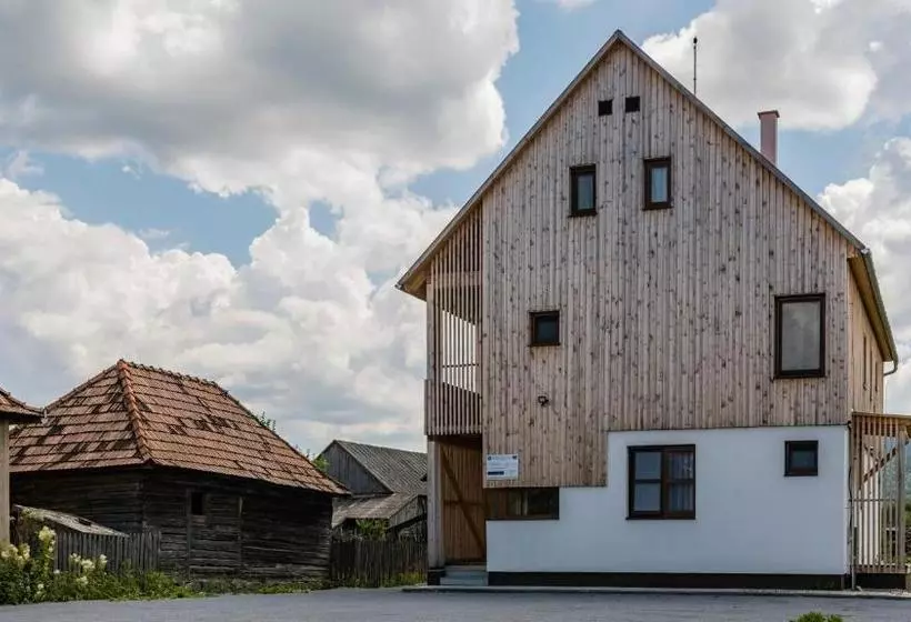Aamiaismajoitus (B&B) Pensiunea Agroturisticā Lukács Panzió