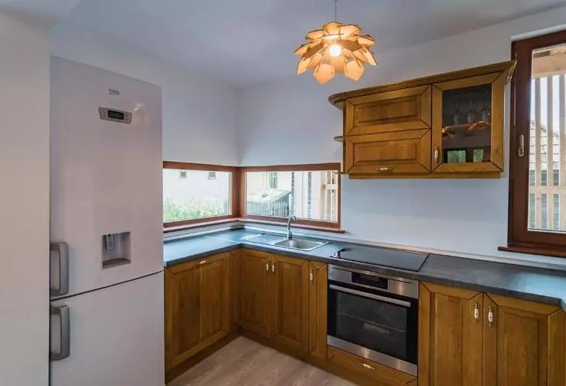 Aamiaismajoitus (B&B) Pensiunea Agroturisticā Lukács Panzió