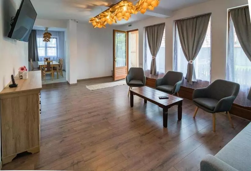 Aamiaismajoitus (B&B) Pensiunea Agroturisticā Lukács Panzió