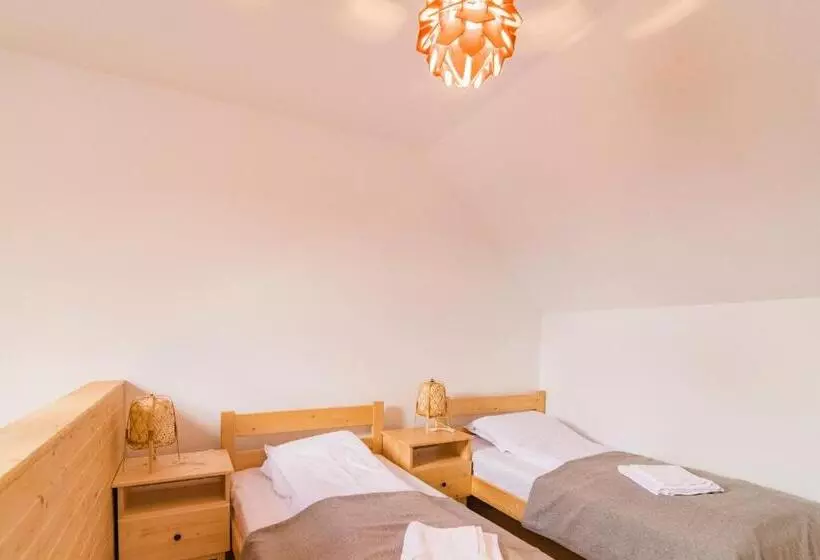 Aamiaismajoitus (B&B) Pensiunea Agroturisticā Lukács Panzió