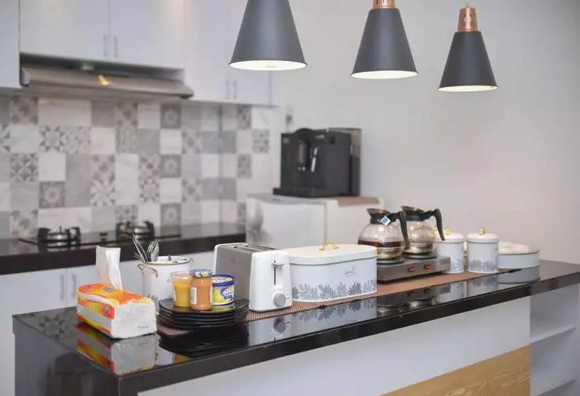 ホテル Reddoorz Hostel Syariah @ Peunayong Banda Aceh