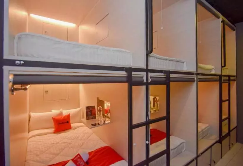 ホテル Reddoorz Hostel Syariah @ Peunayong Banda Aceh