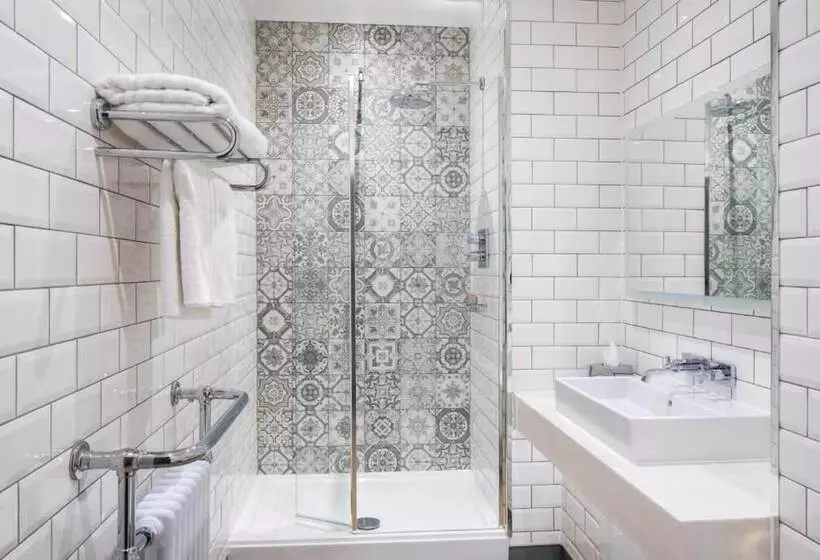 צימר Lilleshall House & Gardens And Lilleshall National Sports Centre