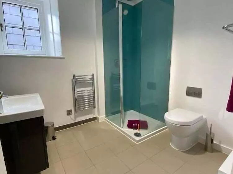 צימר Lilleshall House & Gardens And Lilleshall National Sports Centre