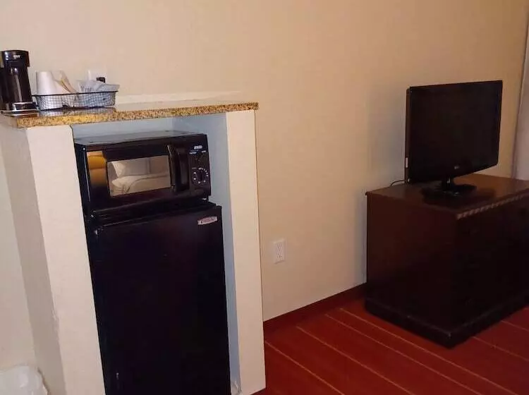 فندق Days Inn By Wyndham Semmes Mobile