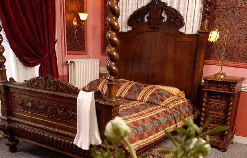 בית מלון כפרי Fidder Patrick S Whisky Bar