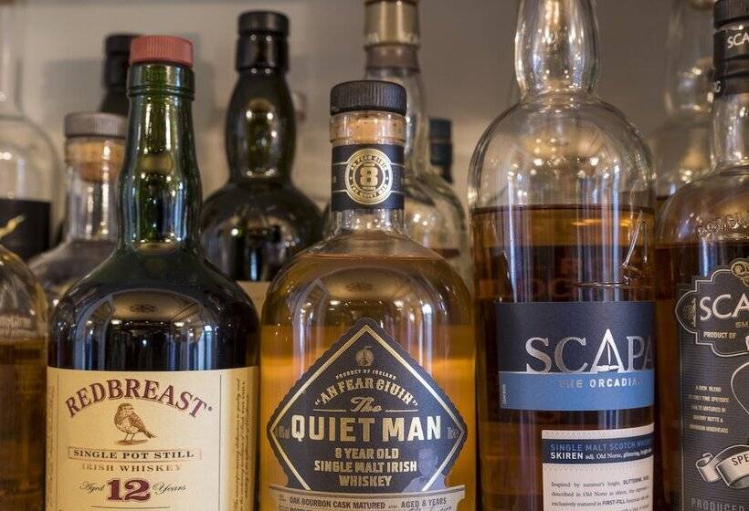 בית מלון כפרי Fidder Patrick S Whisky Bar