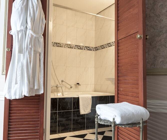 בית מלון כפרי Fidder Patrick S Whisky Bar