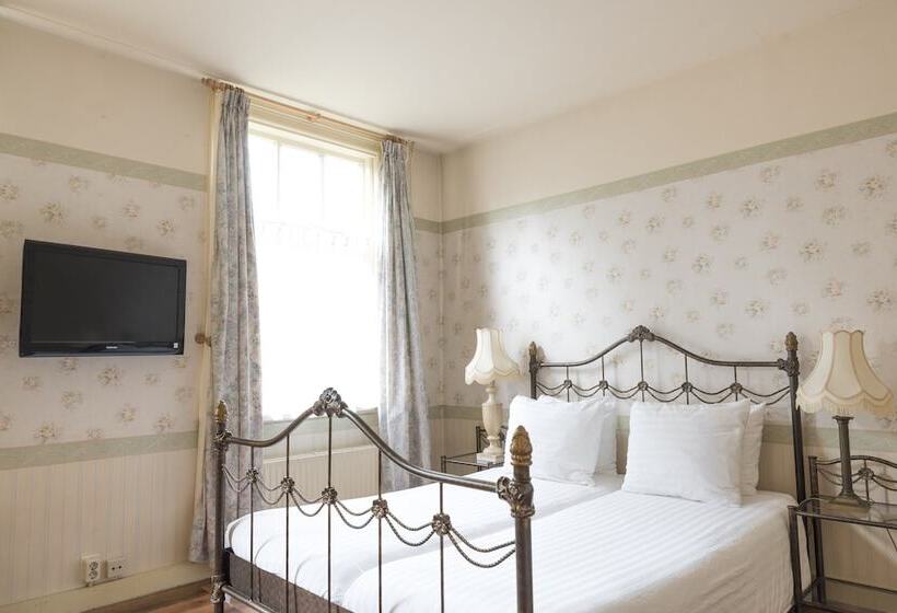 בית מלון כפרי Fidder Patrick S Whisky Bar