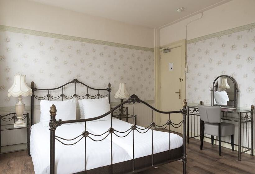 בית מלון כפרי Fidder Patrick S Whisky Bar