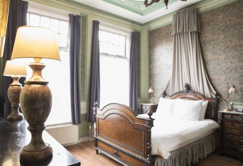 בית מלון כפרי Fidder Patrick S Whisky Bar