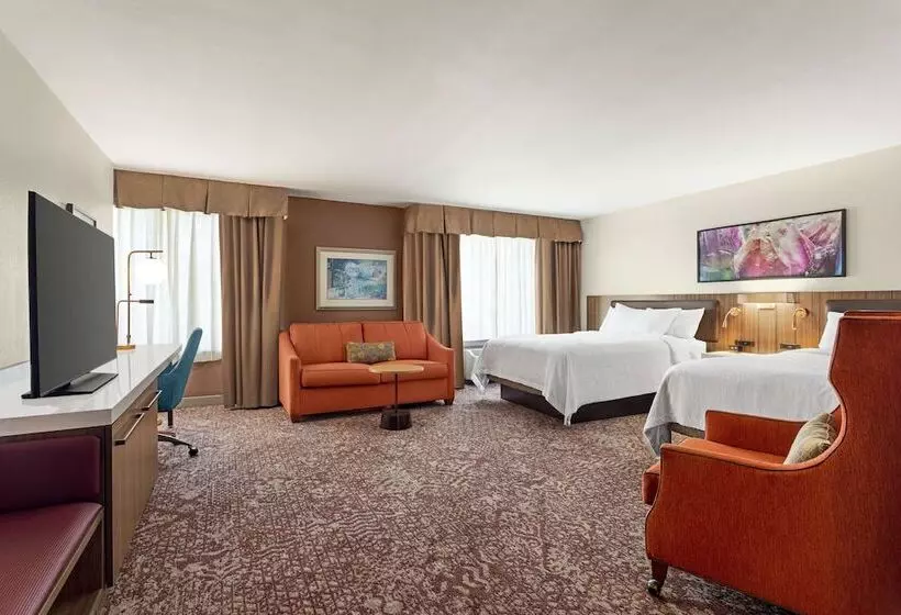 هتل Hilton Garden Inn Allentown Bethlehem Airport