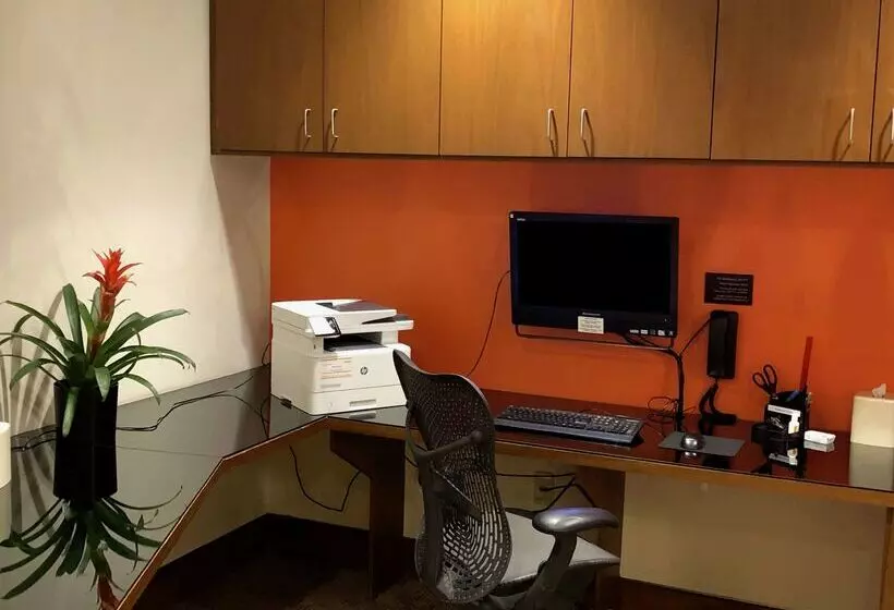 هتل Hilton Garden Inn Baltimore Inner Harbor