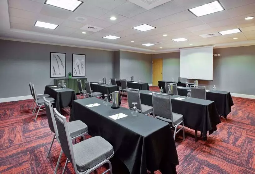 فندق Hilton Garden Inn Chesterton